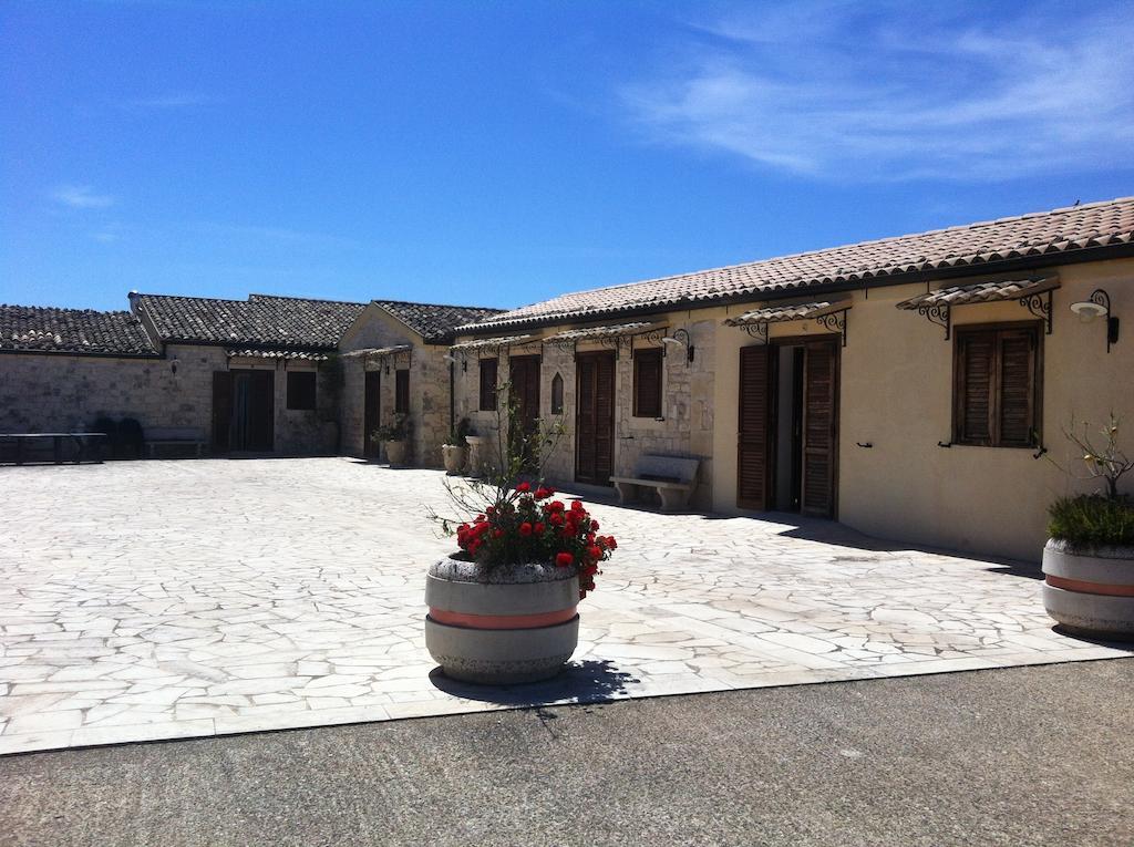 Oasi Di Cava Ispica Villa Pietre Nere San Zagaria Exterior foto